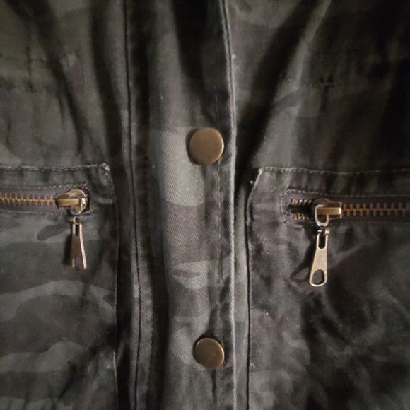 Zenana Outfitters  Jacket  Camouflage  Women's Size M,Pockers, Hoodie,17 Inch Of - Picture 5 of 16